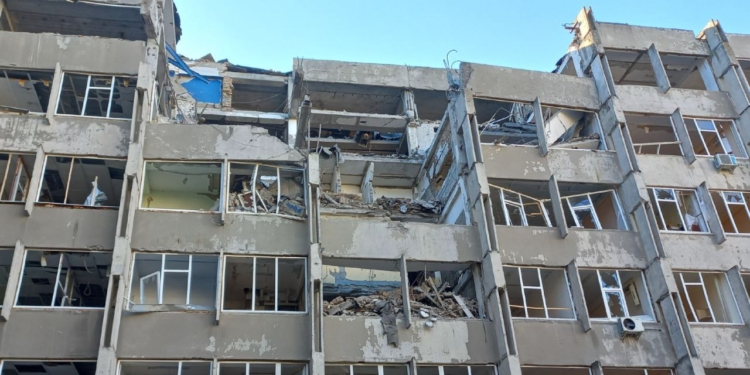 В Миколаєві росіяни вдруге обстріляли НУК (ФОТО)