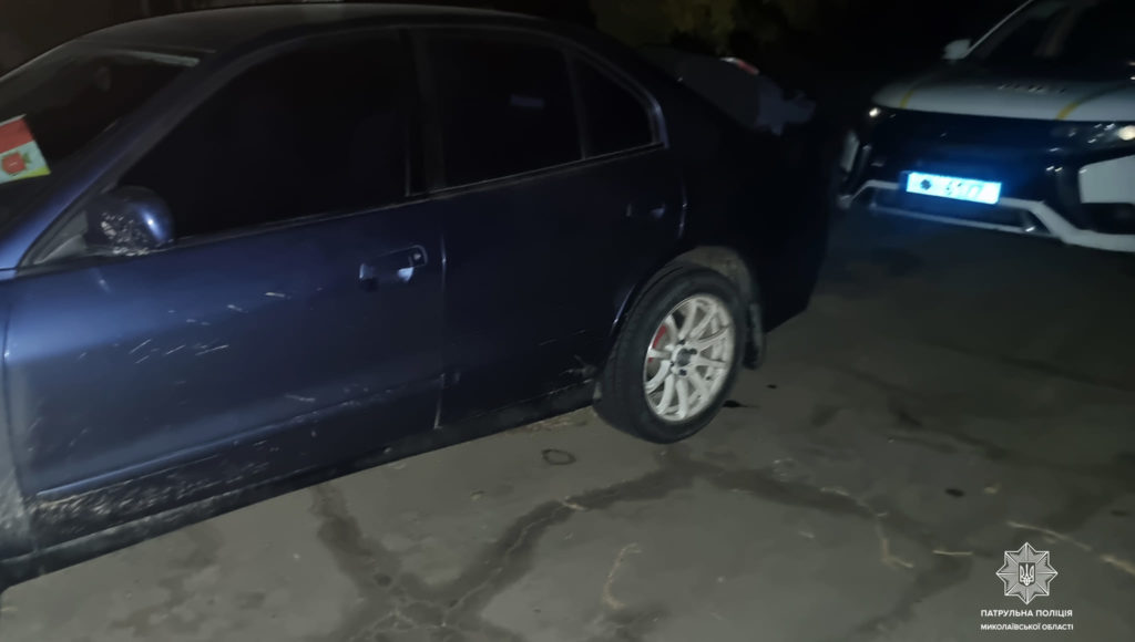 В Миколаєві патрульні знайшли викрадену автівку (ФОТО) 3