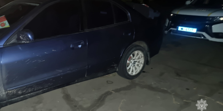В Миколаєві патрульні знайшли викрадену автівку (ФОТО)
