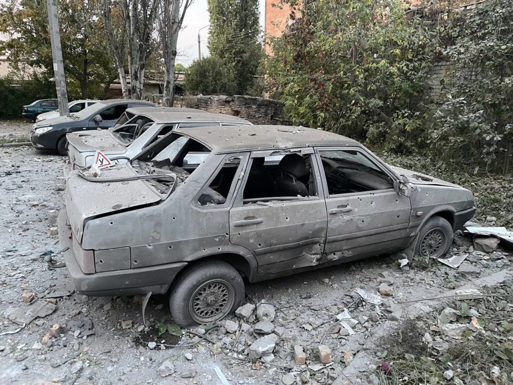 Перші фото наслідків нічної атаки росіян по житловому будинку в Миколаєві (ФОТО) 3