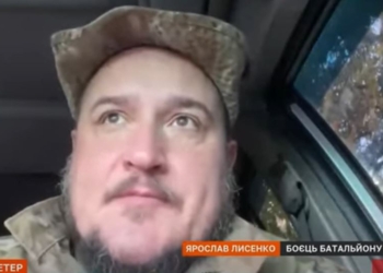 “З трусами білими виходять до нас, один вийшов із пінопластом, другий із ганчіркою”, – військовий розповів про клопіт через здачу рашистів в полон (ВІДЕО)