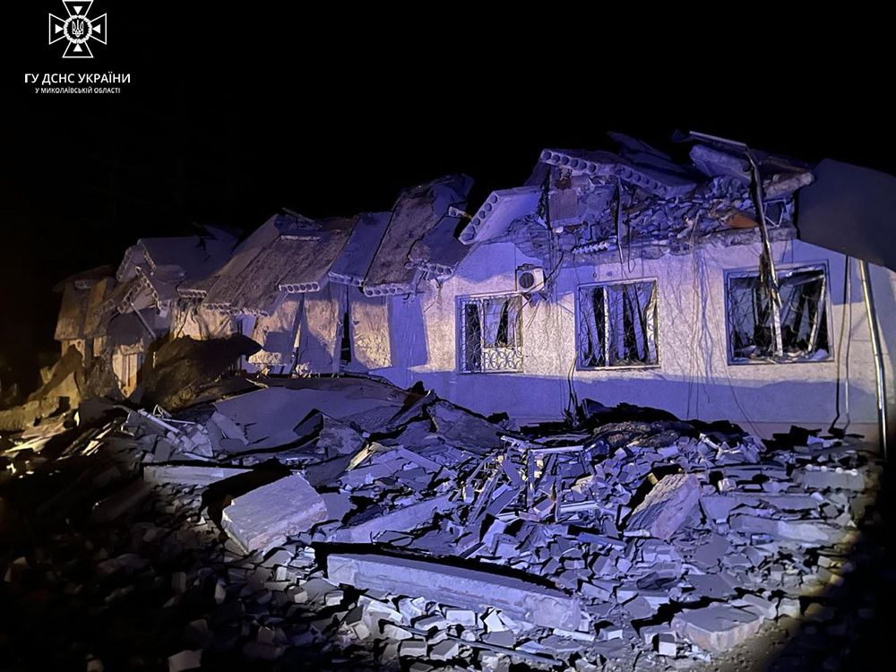 В Миколаєві російськими обстрілами вночі також була зруйнована одноповерхова будівля. Де ще працювали рятувальники протягом доби (ФОТО) 5