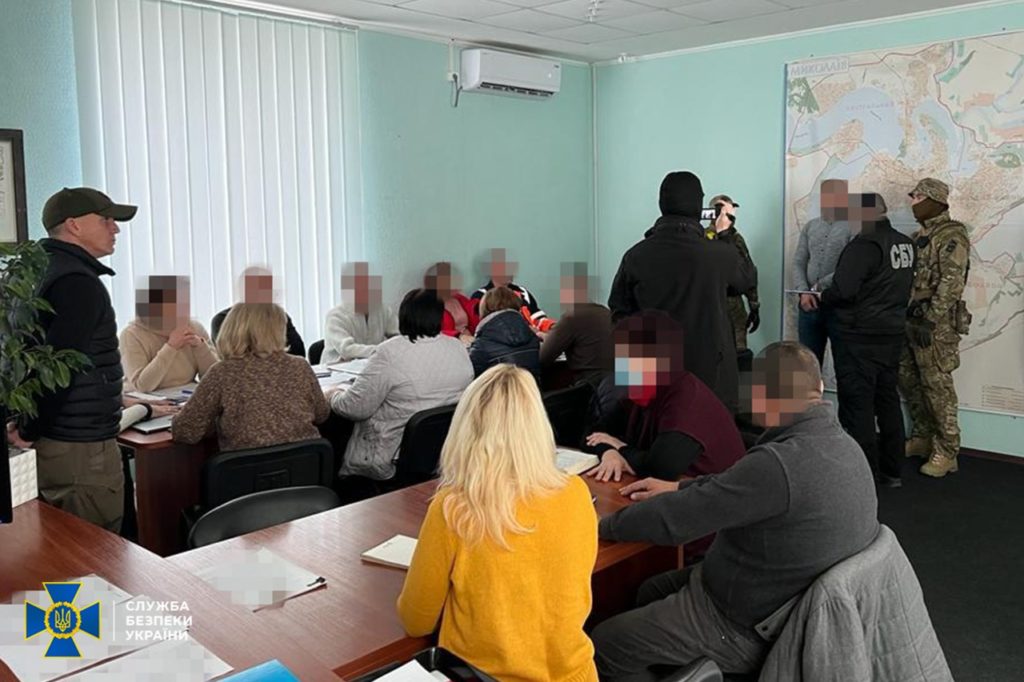 В Миколаєві на засіданні затримали директора одного з комунальних підприємств – він очолював російську агентурну мережу (ФОТО, ВИДЕО) 7