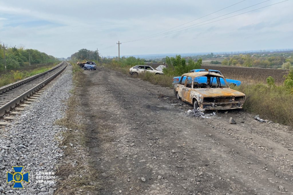 Чергове звірство рашистів. Між Сватовим та Купянськом розстріляли колону цивільних автівок, загинуло 20 людей, серед них 10 дітей (ФОТО) 4