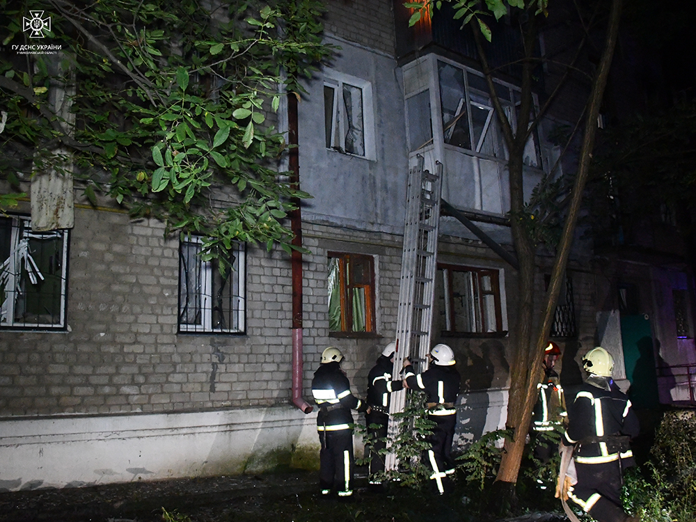 Внаслідок обстрілів в Миколаєві виникли пожежі (ФОТО, ВІДЕО) 9