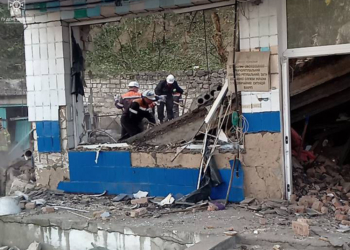 Внаслідок нічного обстрілу Миколаєва зруйнована човникова станція, загинула людина (ФОТО)