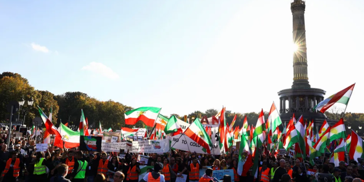 Близько 80 тис. людей протестували в Берліні проти політики Ірану (ФОТО)