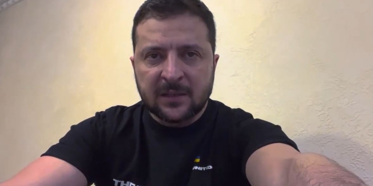 Був псевдореферендум, а тепер там наш прапор, – вечірнє звернення Зеленського (ВІДЕО)