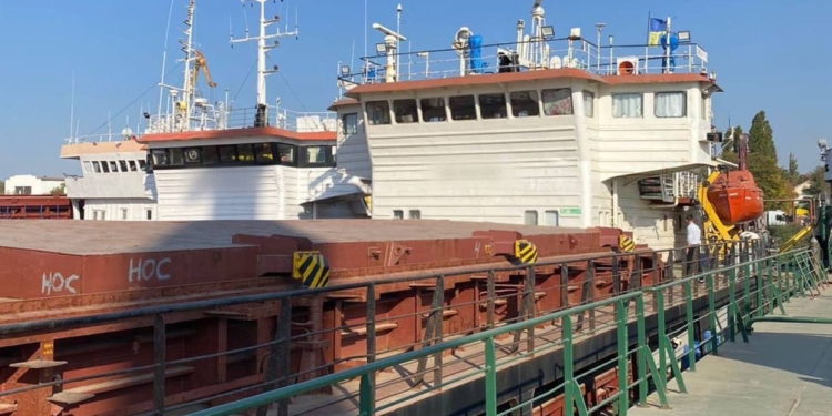 Українському підприємству передали 9 арештованих російських суден – будуть працювати на нашу економіку (ФОТО)