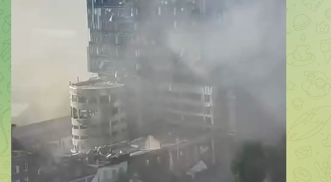 Наслідки удару по бізнес-центру в Києві (ВІДЕО)