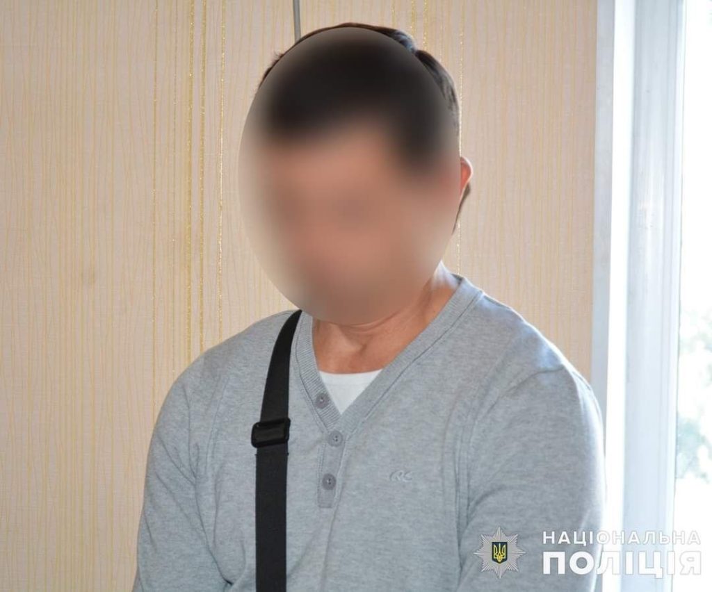 У Миколаєві затримали чоловіка за хабар поліцейському – спробував «відкупити» авто, яке використовував для перевезення незаконної деревини (ФОТО) 7