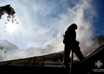 В Миколаєві з невідомих причин спалахнув «жилкоп» (ФОТО, ВІДЕО)
