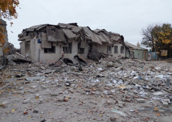 Вночі ворог атакував Миколаїв 6 ракетами С-300, зруйновано управління Держпраці (ФОТО)