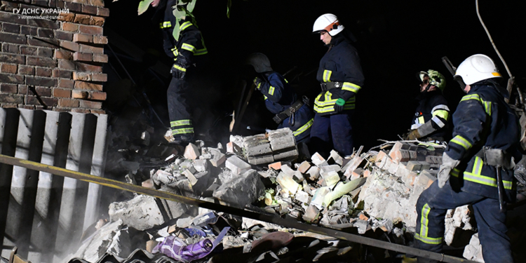 Як проходила пошуково-рятувальна операція на зруйнованому житловому будинку в центрі Миколаєва (ФОТО, ВІДЕО)