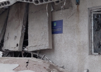 Вночі ворог атакував Миколаїв 6 ракетами С-300, зруйновано управління Держпраці (ФОТО)