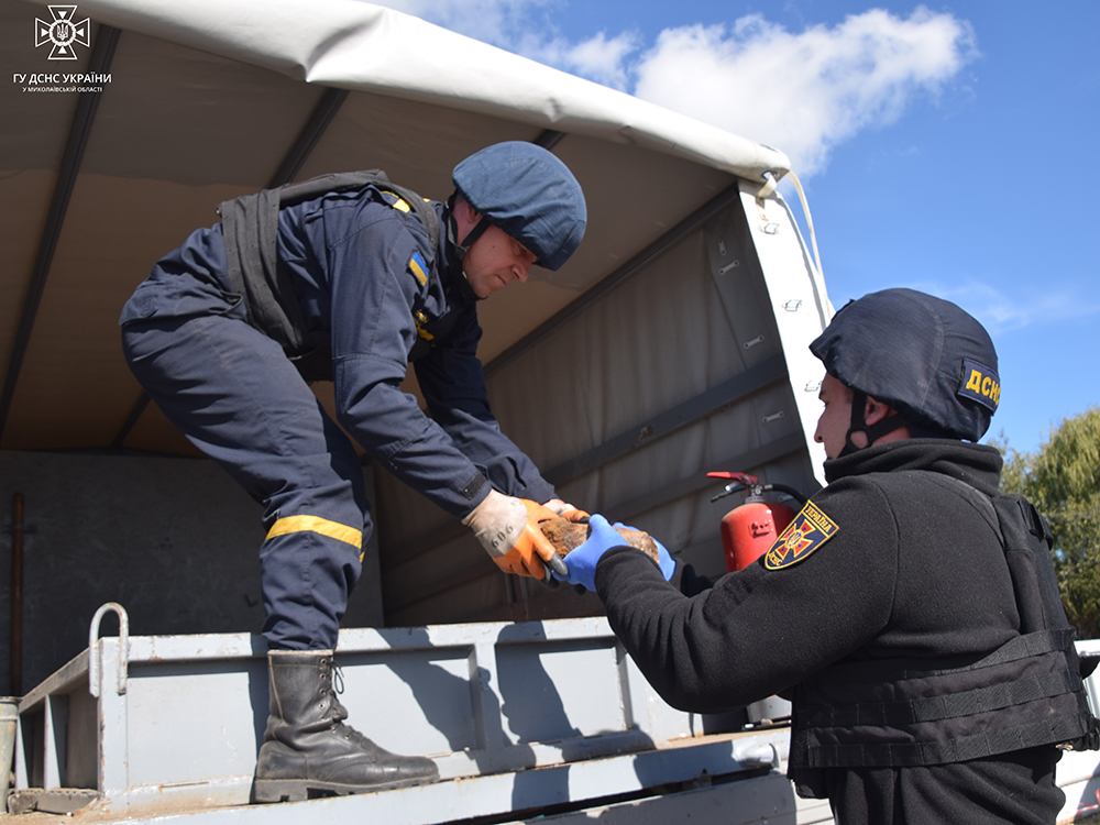 Рятувальники Миколаївщини розчистили акваторію біля міського пляжу в Новій Одесі від боєприпасів часів Другої світової війни (ФОТО, ВІДЕО) 12