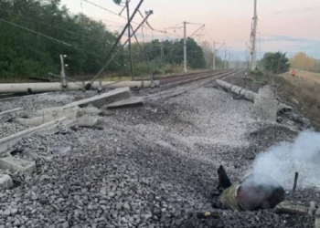 В Бєлгородській області призупинений рух потягів через пошкодження залізниці – кажуть, впали уламки української ракети (ФОТО)