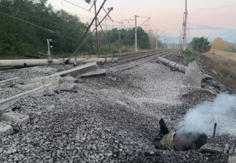В Бєлгородській області призупинений рух потягів через пошкодження залізниці – кажуть, впали уламки української ракети (ФОТО)