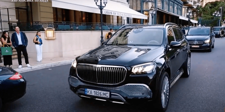 Батальйон “Монако” 2. Кого тепер ЗМІ знайшли на VIP-курорті в розпал війни (ФОТО, ВІДЕО)