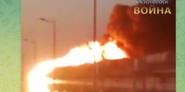 Горить Кримський міст (ВІДЕО)