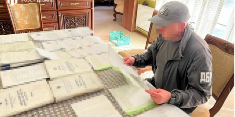 Під Лиманом знайшли штаб зі списками полонених і колаборантів (ФОТО, ВІДЕО)