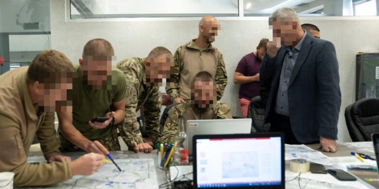 В Україні приватно, через фонд Притули, готують пілотів БпЛА,топографів та інших спеців війни (ФОТО)