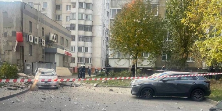У Бєлгороді на житловий будинок впали уламки ракети – її запускали на Харків (ФОТО, ВІДЕО)