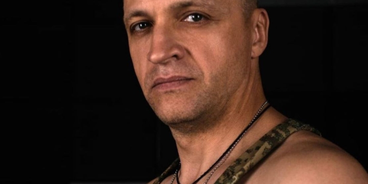 “Вдягни котика”! Воїни ЗСУ знялись у гарячій фотосесії заради благородної мети (ФОТО)