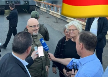 В Одесу несподівано прибула міністерка оборони Німеччини, її зустрічав Резніков