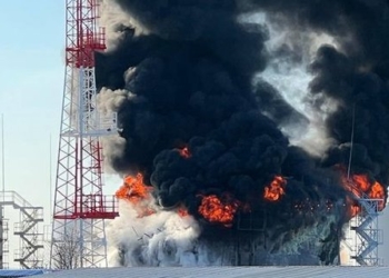 У Бєлгороді горить нафтобаза (ФОТО, ВИДЕО)