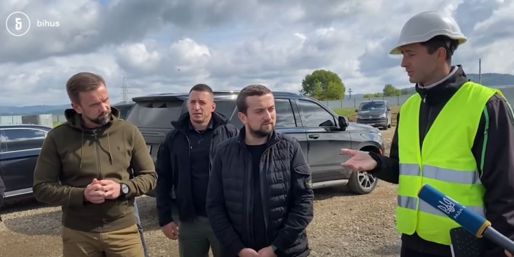 Заступник Єрмака Тимошенко їздить на Chevrolet, який передала General Motors для гуманітарних цілей, – Bihus.Info (ВІДЕО)