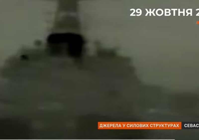 Ексклюзивні кадри палаючих кораблів в севастопольській бухті (ВІДЕО)