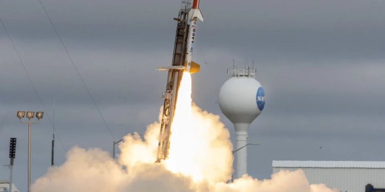 ВМС США успішно випробувади гіперзвукову зброю на острові у штаті Вірджинія (ФОТО)