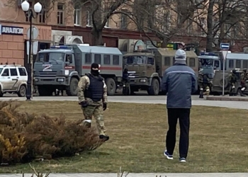 Спочатку окупанти намагалися захопити підприємства, а зараз вивозять дороге обладнання в Крим і Ростов. Що звідбувається в Херсоні