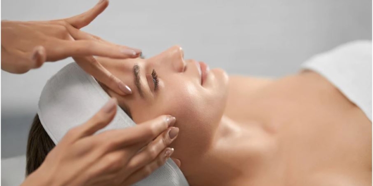 Липосакция лица: особенности операции и периода восстановления