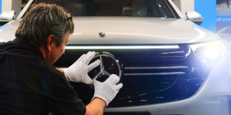 «Мерседес» продав свій завод у Підмосков’ї і вийшов з російського бізнесу