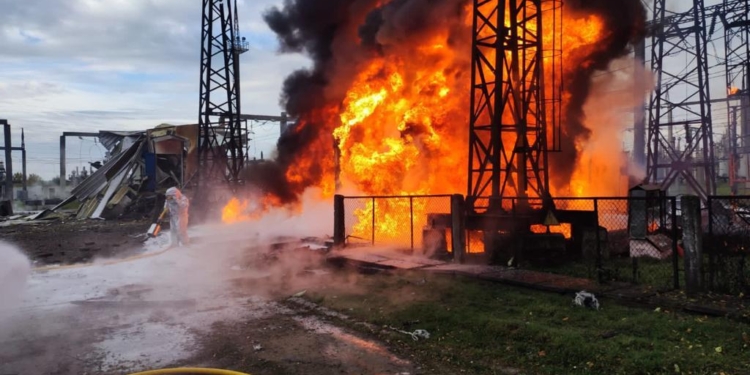 Зеленський показав наслідки ракетних атак на енергосистему України (ФОТО)