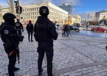 Під час обстрілу Києва одна з ракет вибухнула біля румунського посольства, постраждало консульство Німеччини