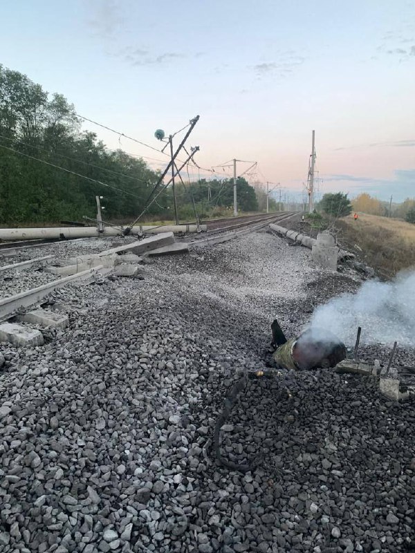 В Бєлгородській області призупинений рух потягів через пошкодження залізниці - кажуть, впали уламки української ракети (ФОТО) 5