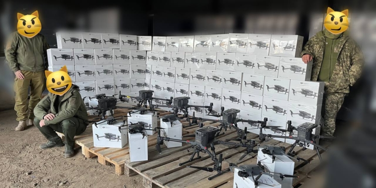 Дві сотні безпілотників з “армії дронів” відправили на фронт (ФОТО)