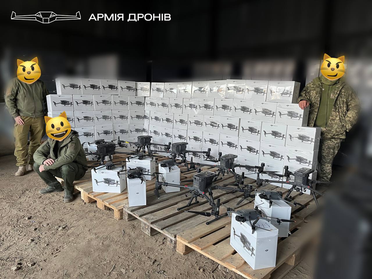 Дві сотні безпілотників з “армії дронів” відправили на фронт (ФОТО)