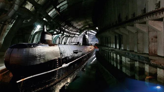 Рашисти відновлюють базу підводних човнів в Балаклаві (ФОТО)