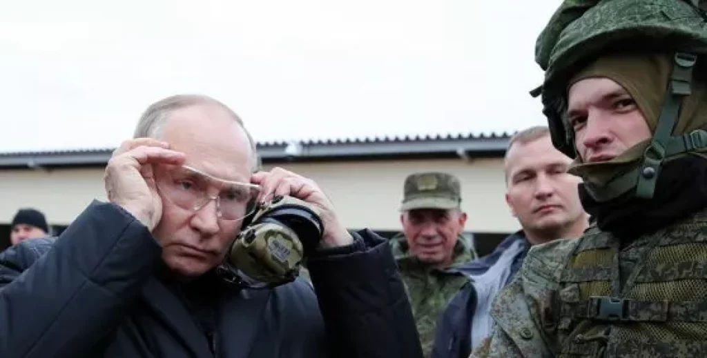 Путін може почати килимово бомбити Україну, як Сирію, - адмірал Ставрідіс 1