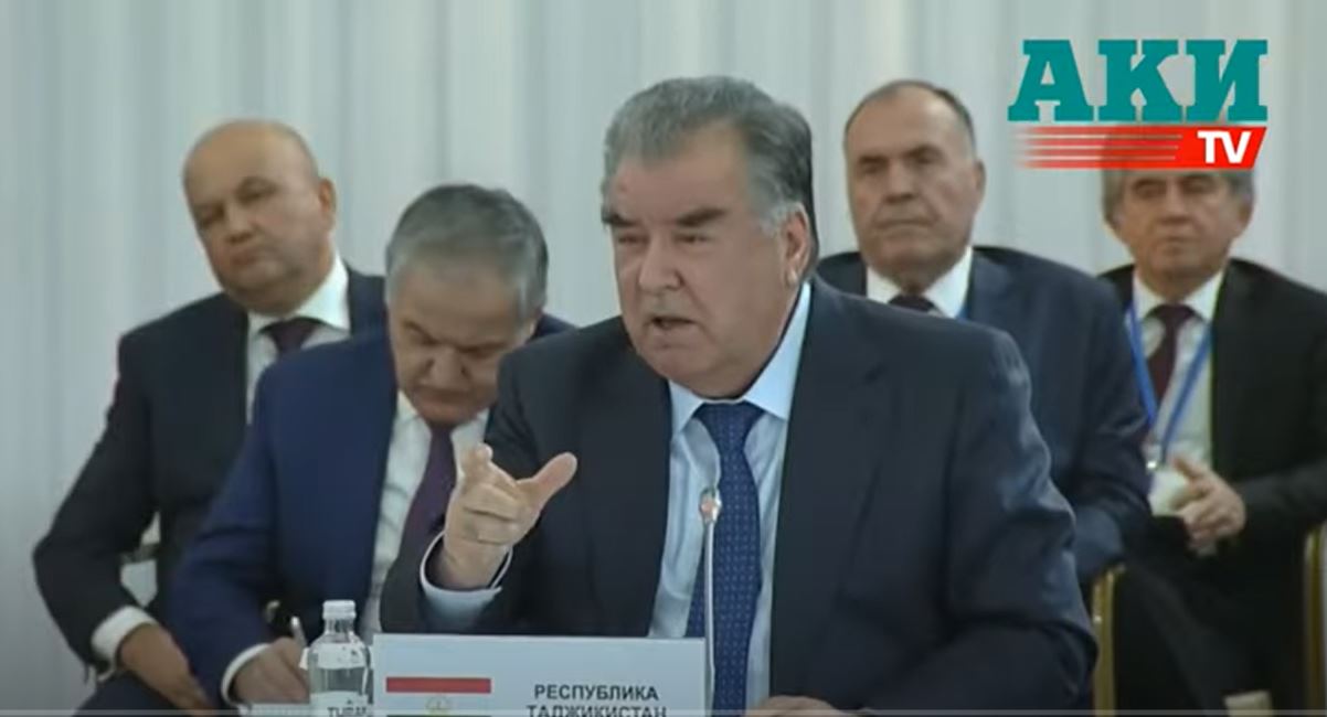 Президент Таджикістану висловив претенціх путіну: “Так, ми малі народи, але в нас є історія, культура, ми хочемо, щоб нас поважали” (ВІДЕО)