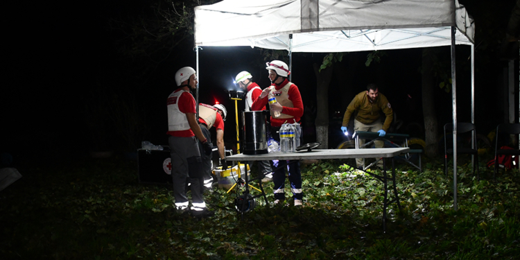 Внаслідок обстрілів в Миколаєві виникли пожежі (ФОТО, ВІДЕО)