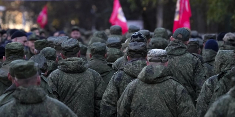 Тепер росія офіційно і легально вербує зеків на війну у “червоних” колоніях