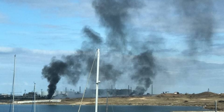 Вибухи в Севастополі. Можливе ураження “Адмірала Макарова” і ще декількох кораблів (ФОТО, ВІДЕО)