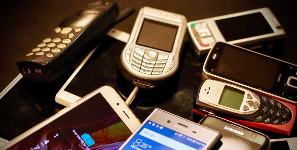 Експерти назвали старі телефони, які не варто викидати - тепер вони на вагу золота (ВІДЕО) 1