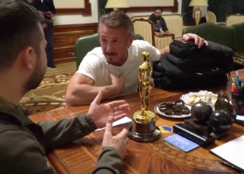 Актор Шон Пенн вручив Зеленському свій «Оскар» (ВІДЕО)