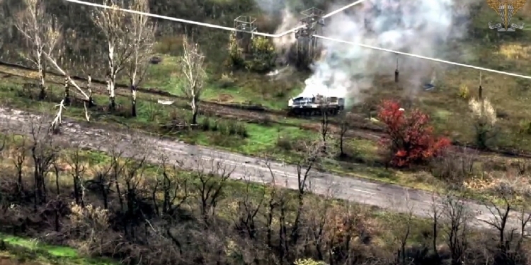 Миколаївські десантники знищили танк та БМП окупантів на Донеччині (ВІДЕО)